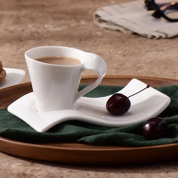  Balta Kūrybos Kavos Puodelį, Keramikos Banga Prabangus Retro Mielas Taurės, ir Porceliano Lėkštė Japonijos Xicara turkijos Namų Drinkware QAB50BZ
