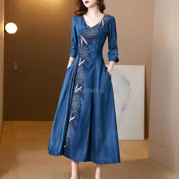  Iki 2023 m. rudenį naujų kinijos etninės stiliaus moterų cheongsam pagerėjo džinsinio audinio suknelė moteriška vasarą v-kaklo lieknėjimo ilgos dienos suknelė g1005